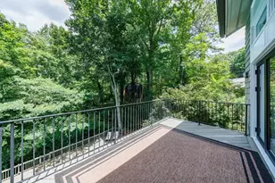 305 River Knoll Dr, Sandy Springs, GA 30328 - Photo 10