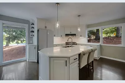 305 River Knoll Drive, Sandy Springs, GA 30328 - Photo 16