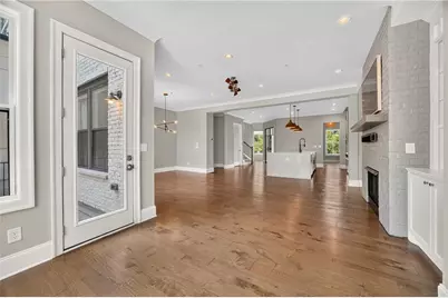124 W Wieuca Road NE, Sandy Springs, GA 30342 - Photo 8