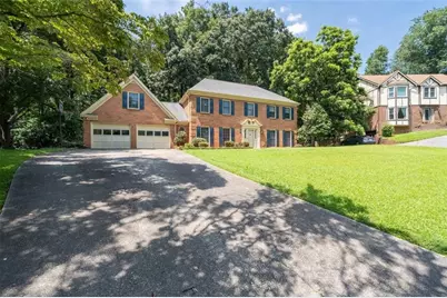 5497 Georgetown Trace SW, Lilburn, GA 30047 - Photo 4