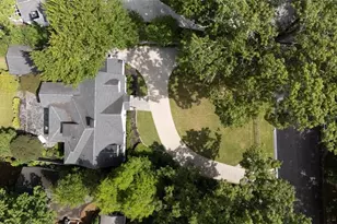 3590 Ivy Rd NE, Atlanta, GA 30342 - Photo 4