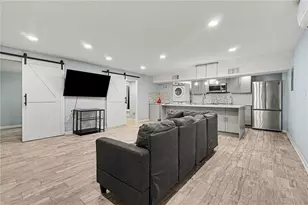 2726 Ravenwood Dr, Snellville, GA 30078 - Photo 4