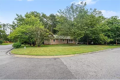 2726 Raven Wood Drive, Snellville, GA 30078 - Photo 2