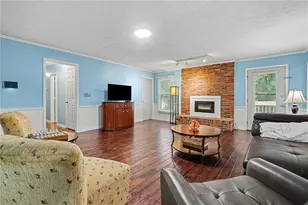 2726 Ravenwood Dr, Snellville, GA 30078 - Photo 2
