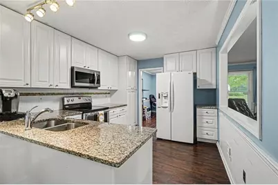 2726 Raven Wood Drive, Snellville, GA 30078 - Photo 10