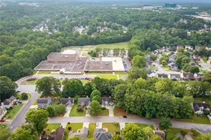 680 Trellis Pond Ct, Lawrenceville, GA 30043 - Photo 4