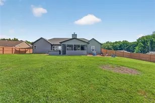 305 McMillian Ct, Winder, GA 30680 - Photo 4