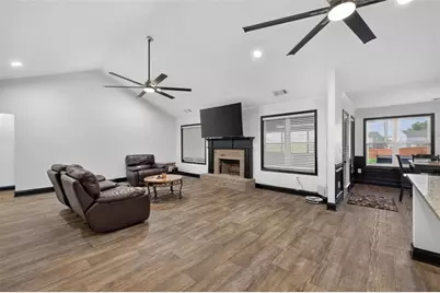 305 McMillian Ct, Winder, GA 30680 - Photo 8