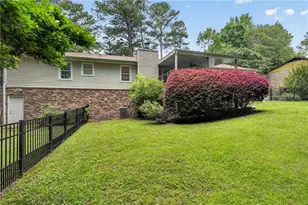 2868 Hickory Ln, Snellville, GA 30078 - Photo 32