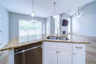 5715 Kennemore Drive, Alpharetta, GA 30004 - Photo 12