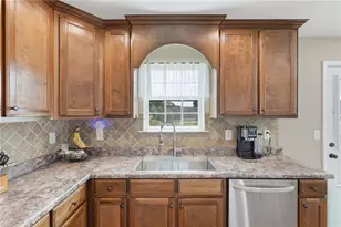 8241 Mountain Glen Dr, Clermont, GA 30527 - Photo 10