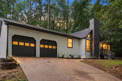 4380 Cary Drive SW, Snellville, GA 30039 - Photo 4