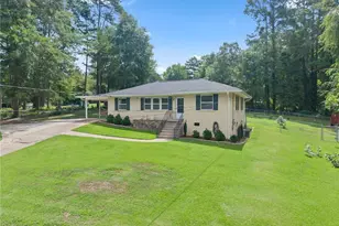 47 Cherokee Blvd, Toccoa, GA 30577 - Photo 1