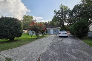 762 Lancelot Dr, Norcross, GA 30071 - Photo 2