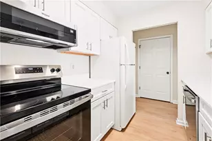 300 Johnson Ferry Road NE, Sandy Springs, GA 30328 - Photo 6