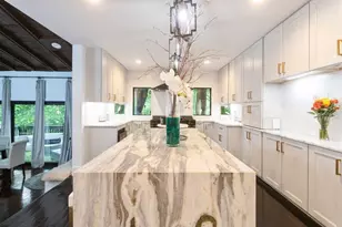 1971 Woodsdale Rd NE, Atlanta, GA 30324 - Photo 8