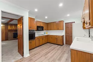 2932 Village Dr, Marietta, GA 30062 - Photo 12