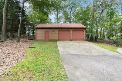2932 Village Drive, Marietta, GA 30062 - Photo 30