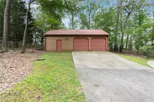 2932 Village Dr, Marietta, GA 30062 - Photo 30