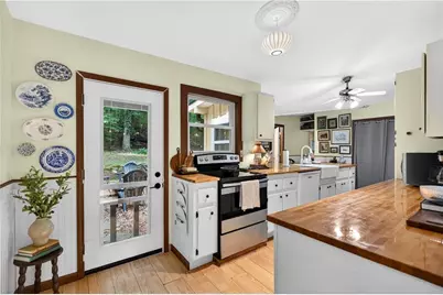 130 Chestnut Street, Roswell, GA 30075 - Photo 6