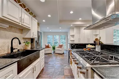 585 Cambridge Way, Sandy Springs, GA 30328 - Photo 20