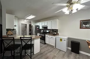 113 Timberwood Dr, Stockbridge, GA 30281 - Photo 10