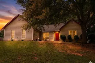 113 Timberwood Dr, Stockbridge, GA 30281 - Photo 2
