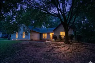 113 Timberwood Dr, Stockbridge, GA 30281 - Photo 2