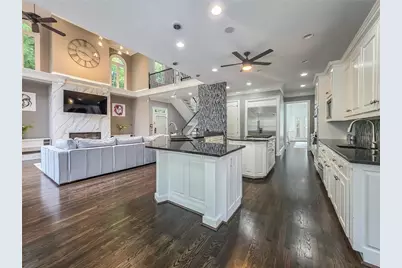 8190 Nesbit Ferry Road, Sandy Springs, GA 30350 - Photo 16