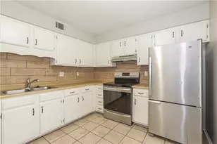 442 Sherwood Oaks Rd, Stone Mountain, GA 30087 - Photo 2