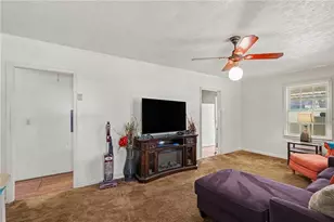 127 White St, Tallapoosa, GA 30176 - Photo 4