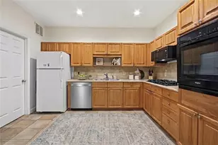 5350 Brooke Ridge Dr, Dunwoody, GA 30338 - Photo 10