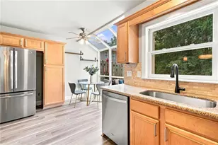 44 Mt Vernon Cir, Sandy Springs, GA 30338 - Photo 8