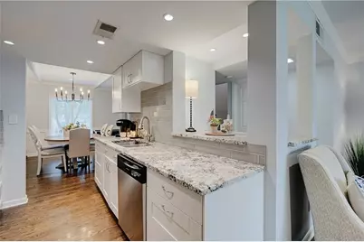 13 Ivy Square NE, Atlanta, GA 30342 - Photo 14