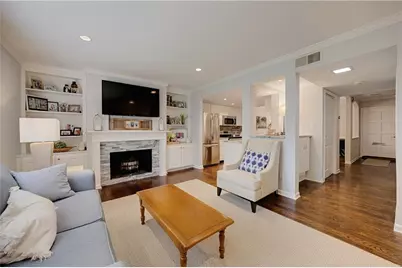 13 Ivy Square NE, Atlanta, GA 30342 - Photo 10