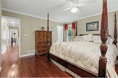 1054 Fairfield Drive NE, Marietta, GA 30068 - Photo 12