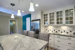 715 Glenforest Rd, Sandy Springs, GA 30328 - Photo 18