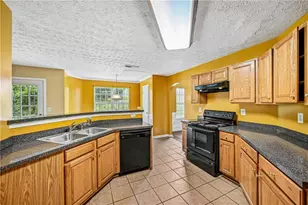 2083 Dylan Ct, Ellenwood, GA 30294 - Photo 2