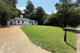 1766 Venetian Dr SW, Atlanta, GA 30311 - Photo 2