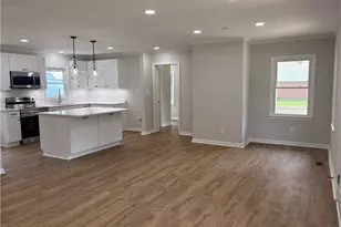 237 S Myrtle St, Winder, GA 30680 - Photo 14