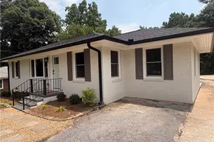 237 S Myrtle St, Winder, GA 30680 - Photo 4