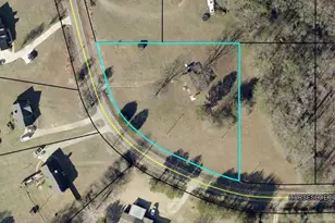 203 Horseshoe Bend Cir, Griffin, GA 30223 - Photo 2