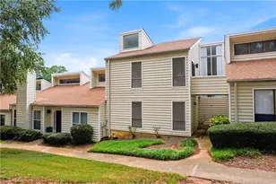 605 Serramonte Dr, Marietta, GA 30068 - Photo 2