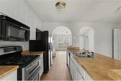 9009 Highland Pass, Fairburn, GA 30213 - Photo 14