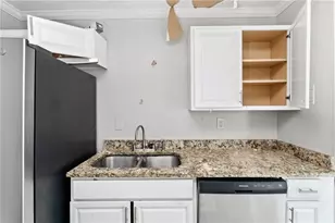 837 Hemingway Rd, Stone Mountain, GA 30088 - Photo 6