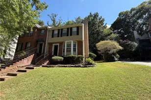 1652 Grist Mill Dr, Marietta, GA 30062 - Photo 2