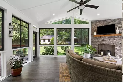 2304 Strathmore Drive NE, Atlanta, GA 30324 - Photo 14