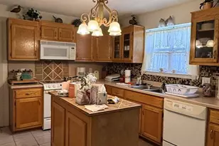 2051 Oakcreek Dr, Lithia Springs, GA 30122 - Photo 4