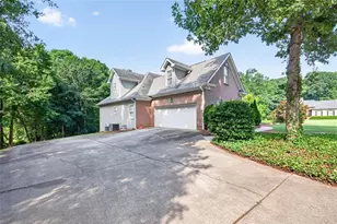 1403 Lull Water Ct, Hoschton, GA 30548 - Photo 2