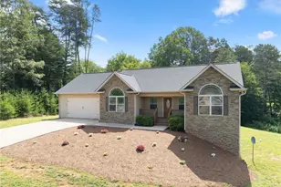 350 Linwood Dr, Demorest, GA 30535 - Photo 4